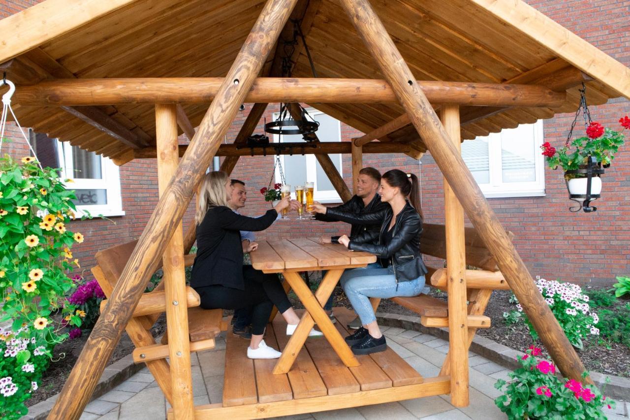 Hotel Velo Квакенбрюк Экстерьер фото